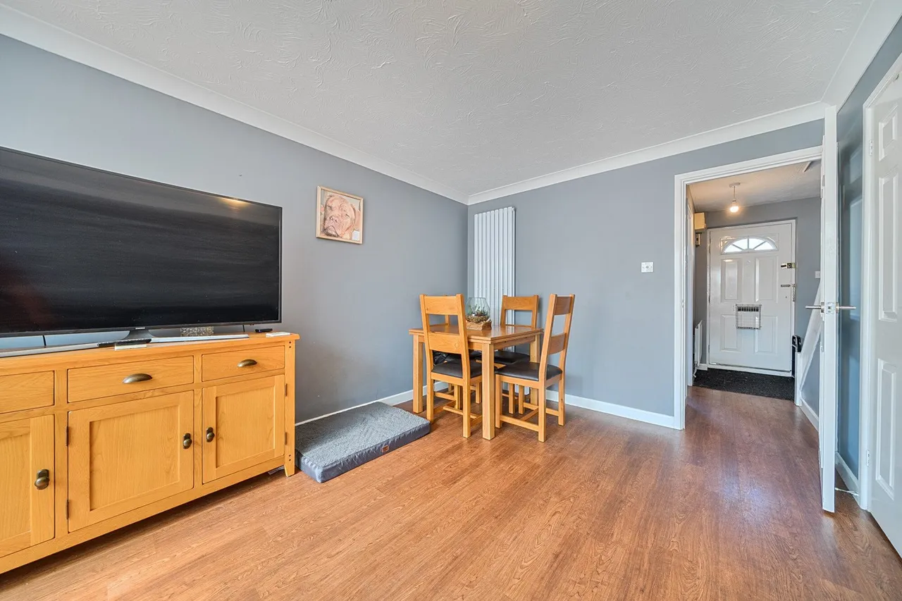 Byron Drive, DA8, photo 16