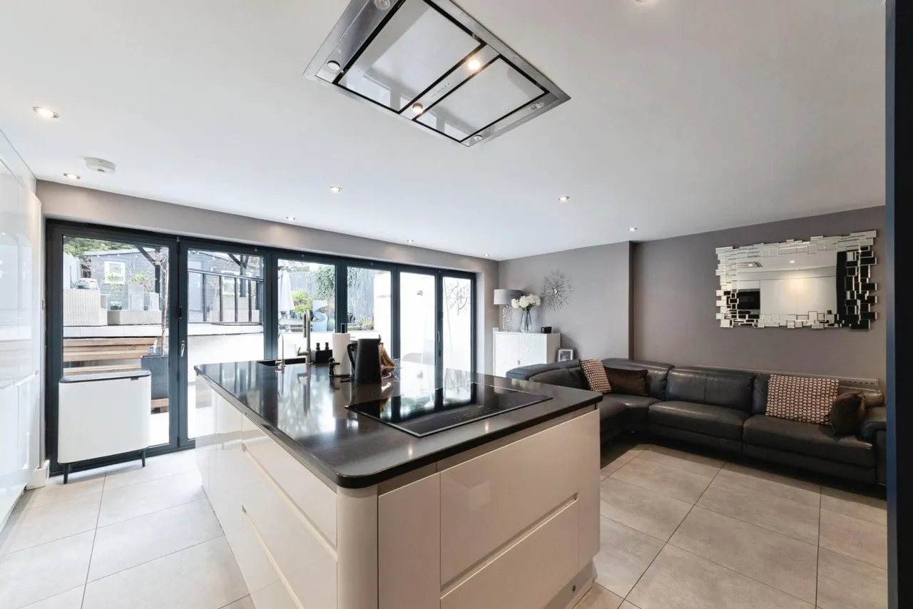 Barrows Lane, Sheldon, B26, photo 2
