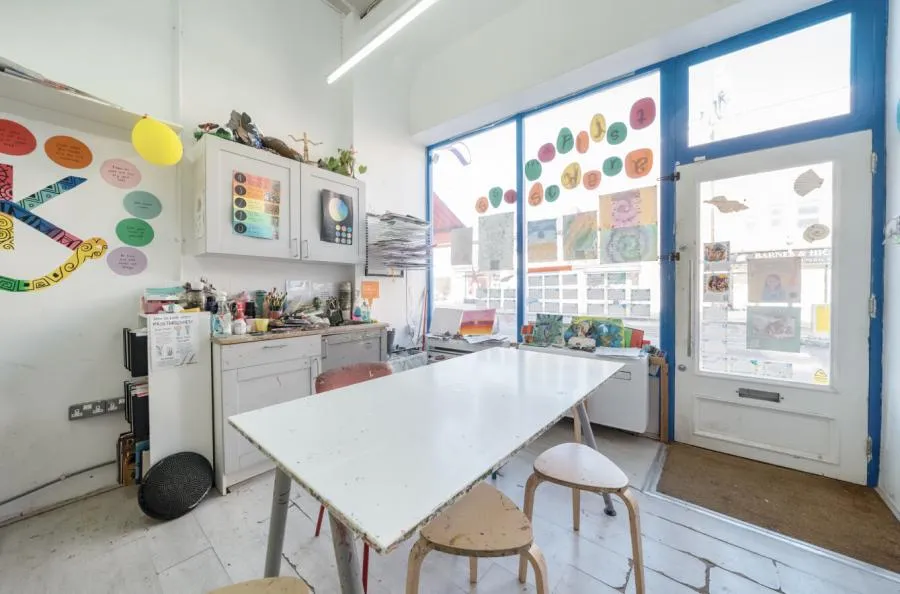 Askew Road, London, W12, photo 2