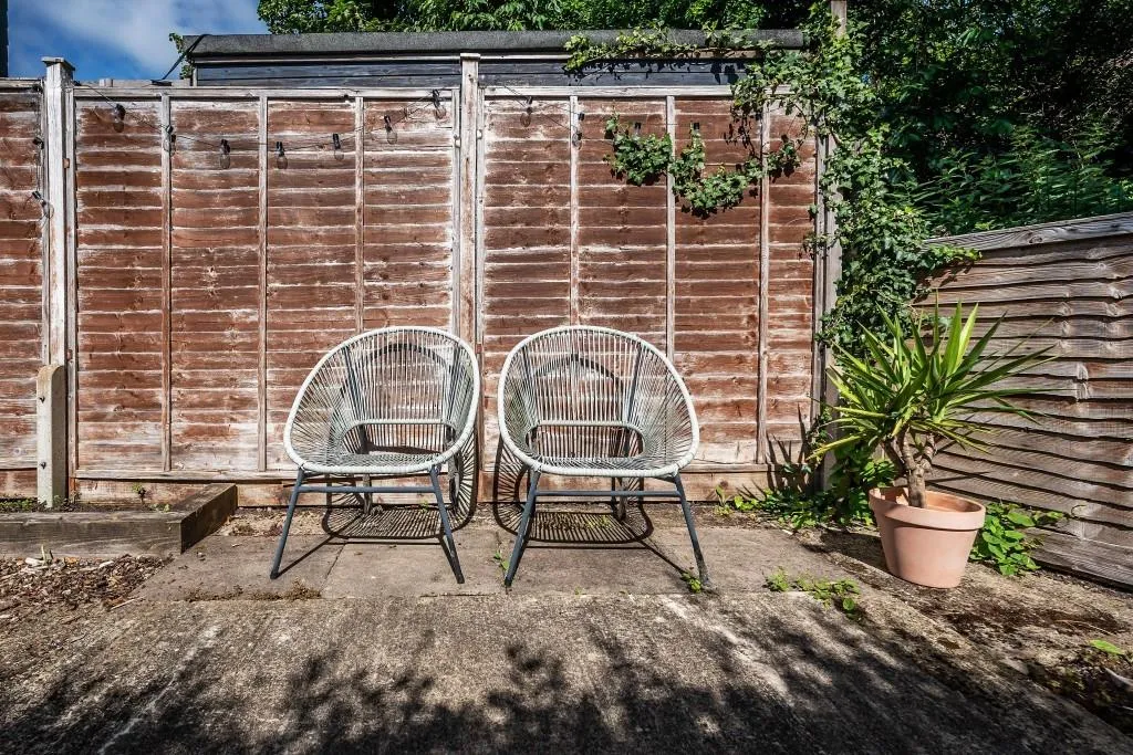 Leslie Road, Pixham, RH4, photo 13