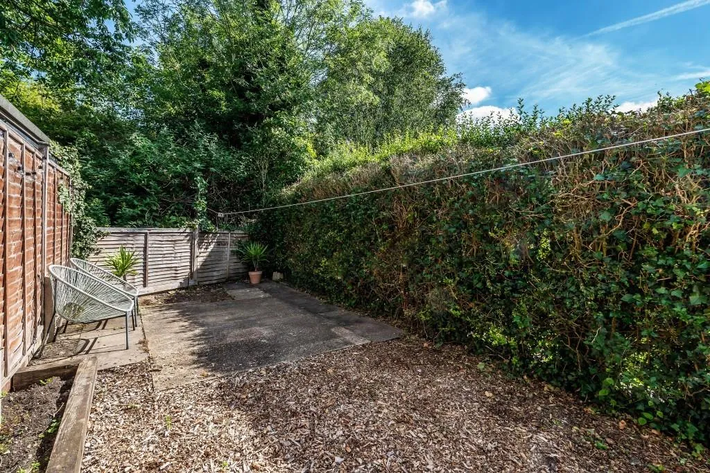 Leslie Road, Pixham, RH4, photo 4