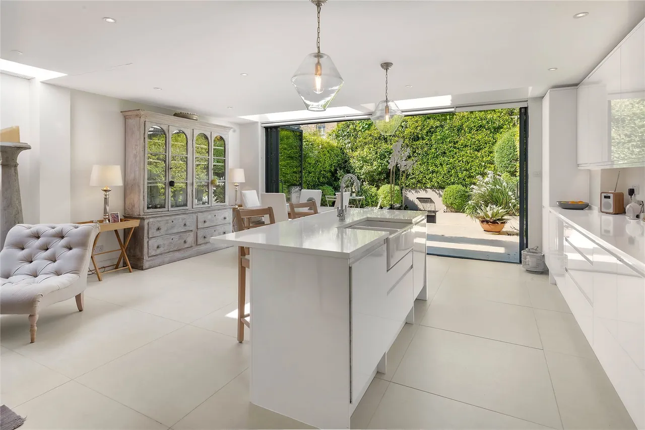 3 bed house for sale — Ursula Street, London, SW11