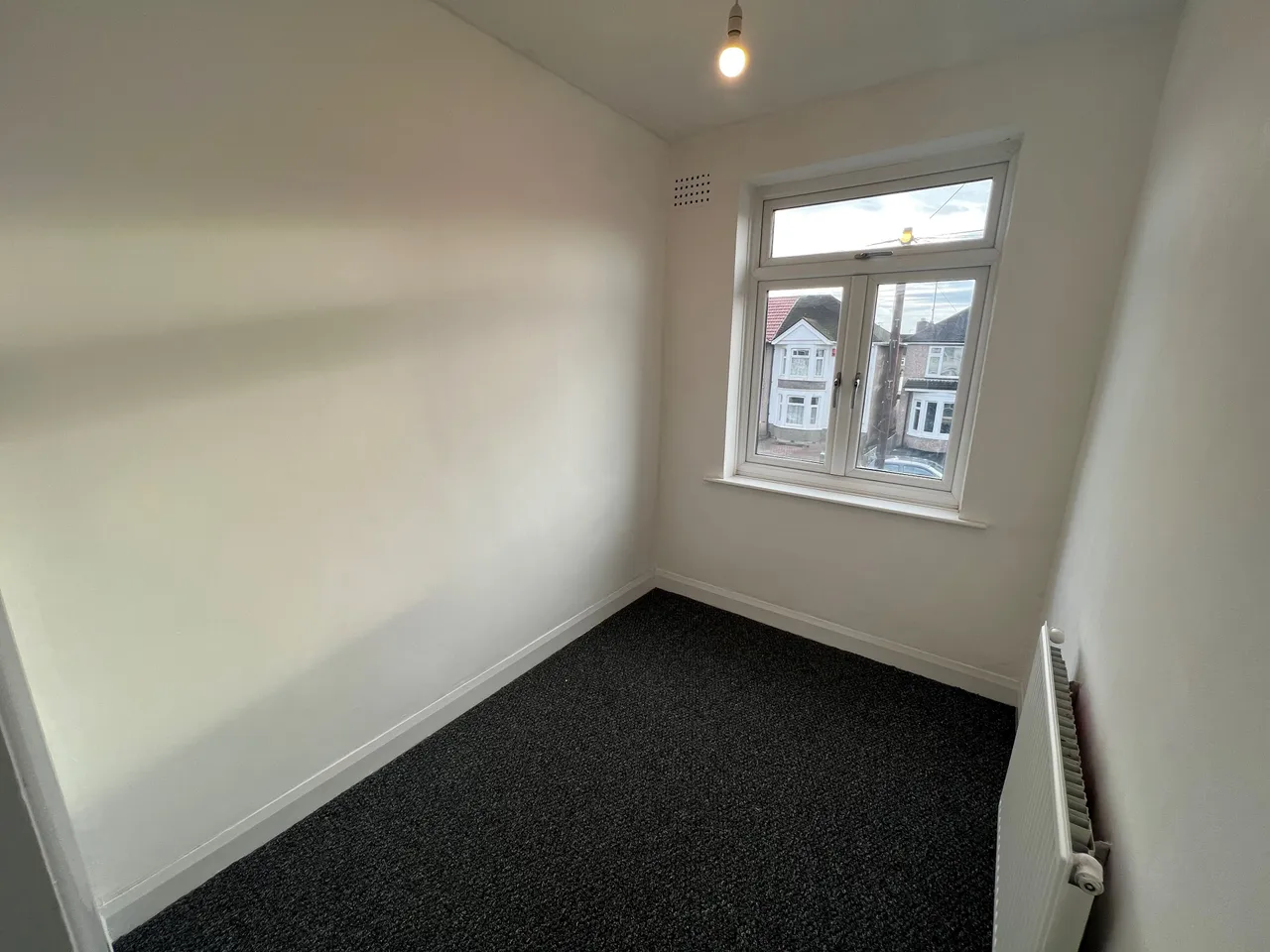 Burnaby Road, CV6, photo 8