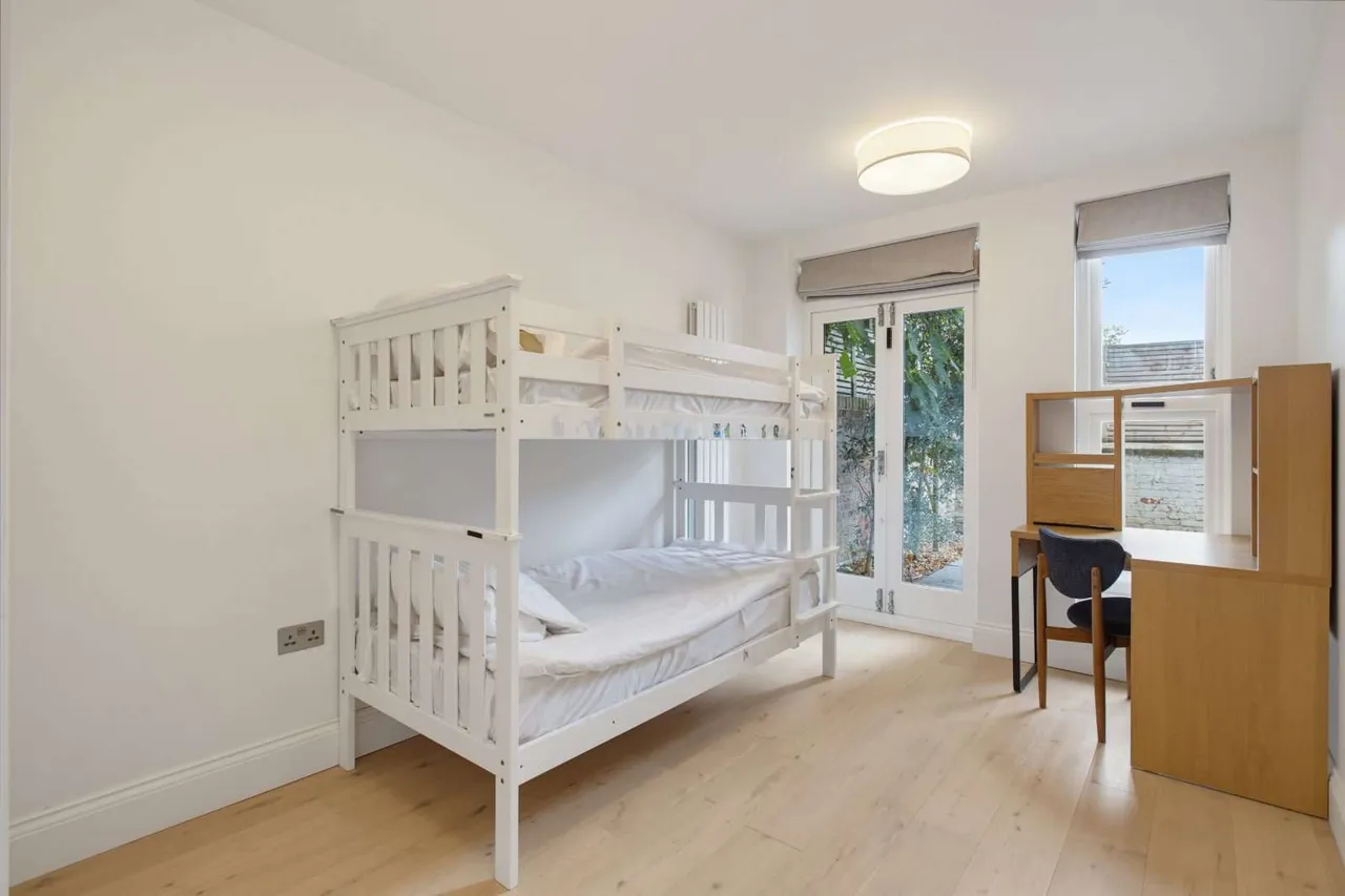 Ledbury Road, London, W11 2AG, photo 11