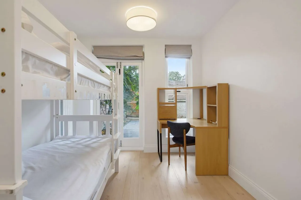 Ledbury Road, London, W11 2AG, photo 12