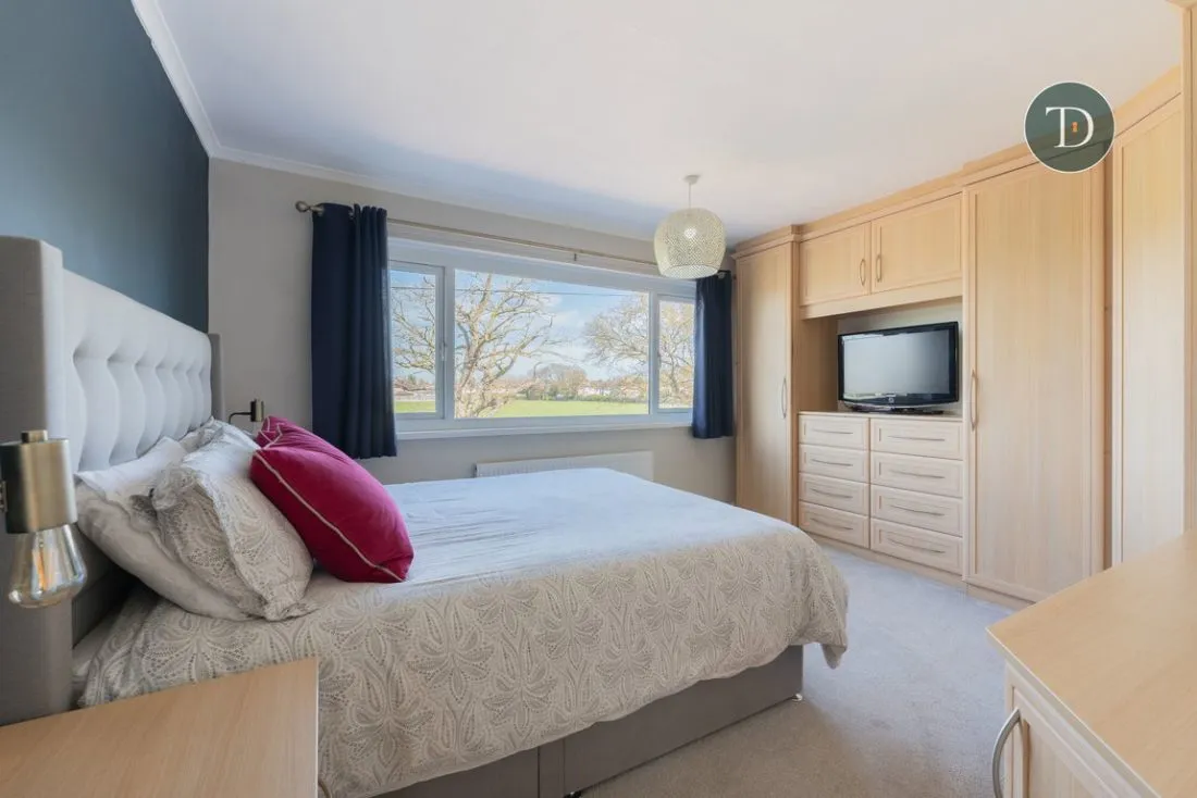 Overpool Road, Whitby, CH66 2JJ, photo 18