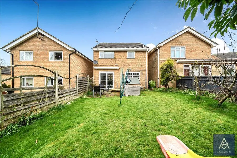 Cartwright Crescent, Brackley, NN13, photo 18