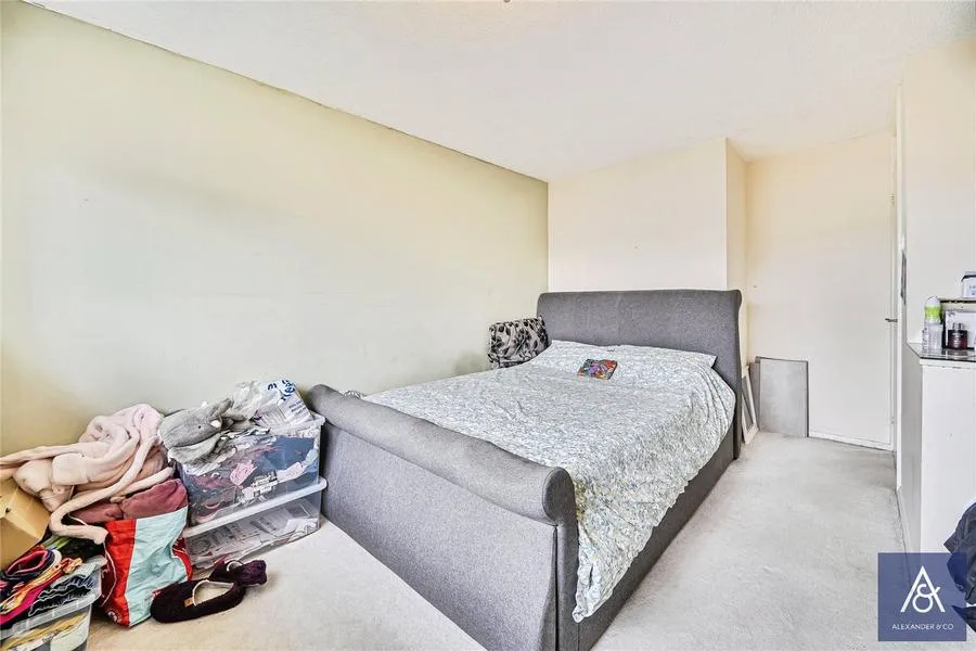 Cartwright Crescent, Brackley, NN13, photo 12