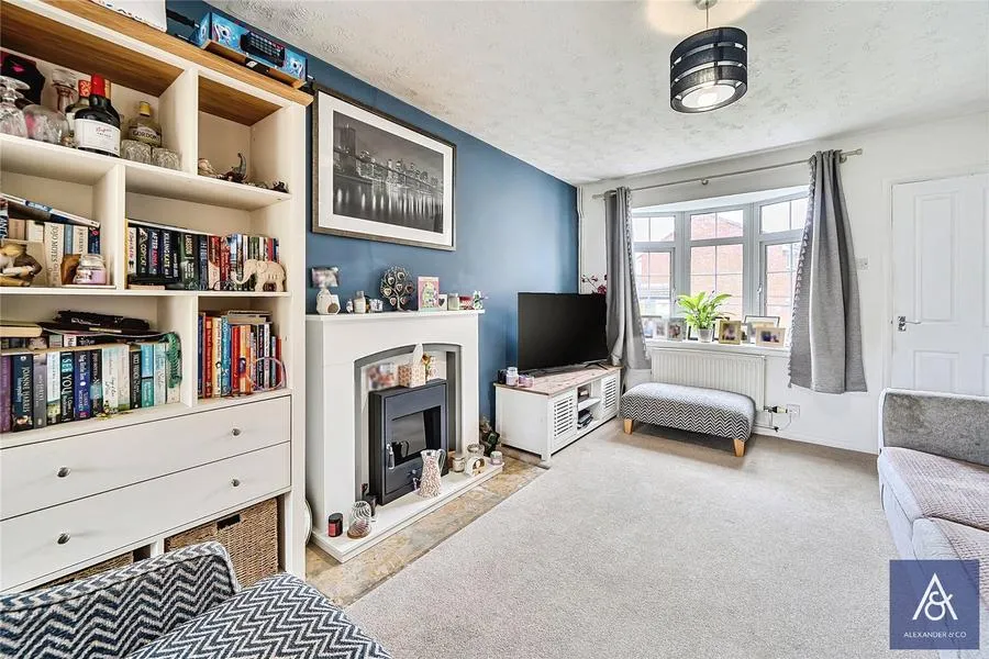 Cartwright Crescent, Brackley, NN13, photo 2
