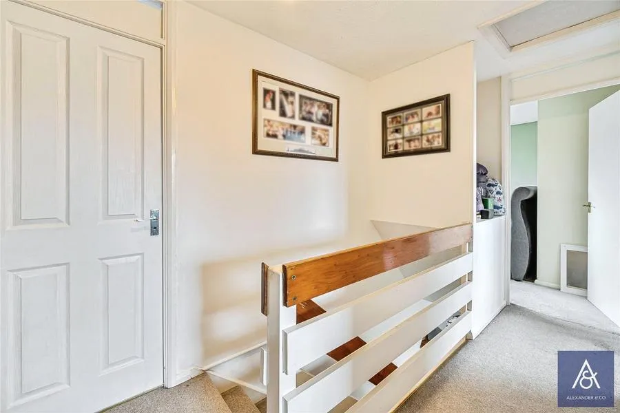 Cartwright Crescent, Brackley, NN13, photo 11