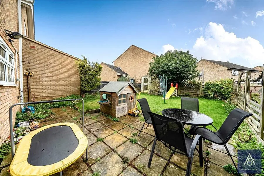 Cartwright Crescent, Brackley, NN13, photo 16