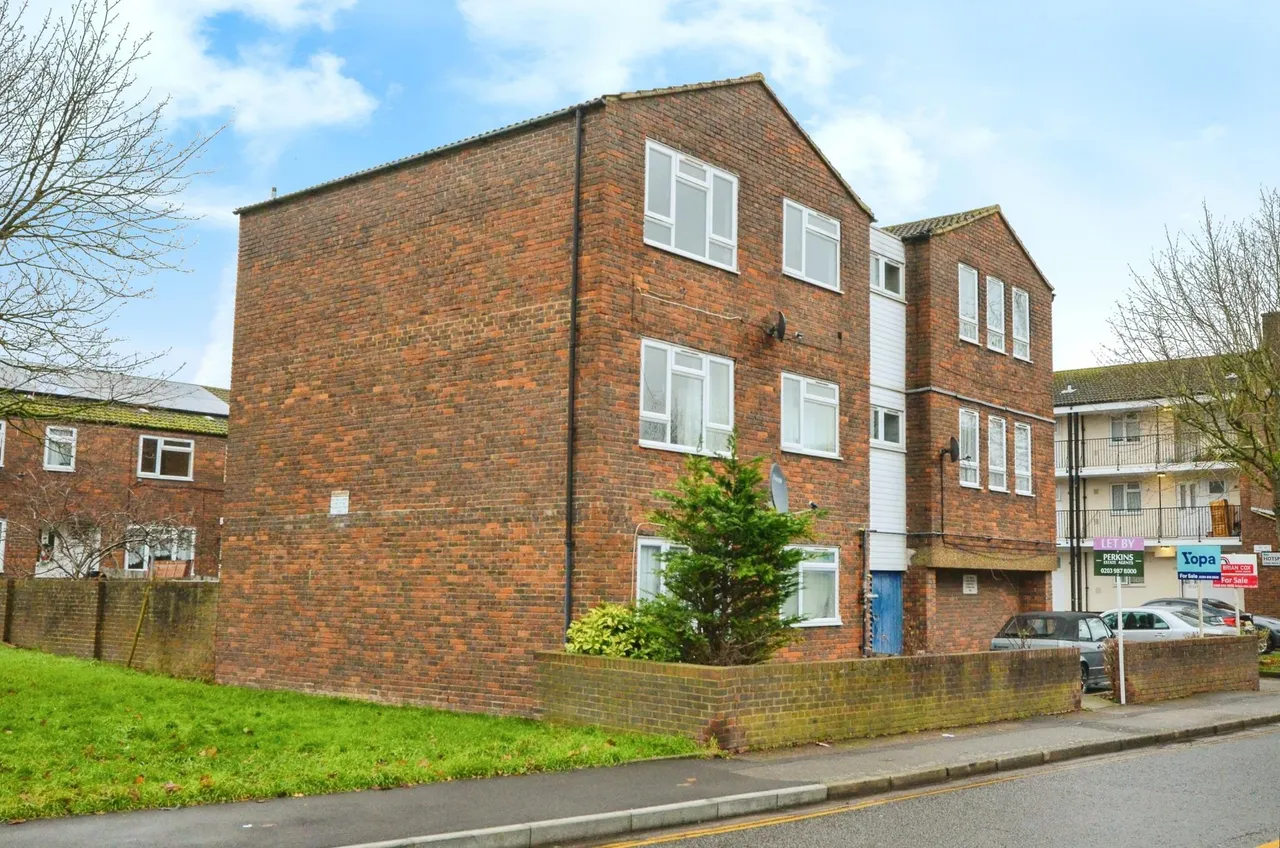 1 bed flat for sale, Hotspur Road, Northolt, UB5