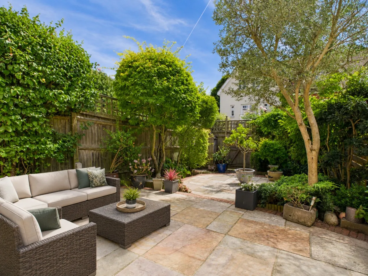Black Horse Way, Horsham, photo 3