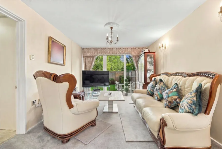 with 3 bedrooms in Harlow, CM17, photo 2