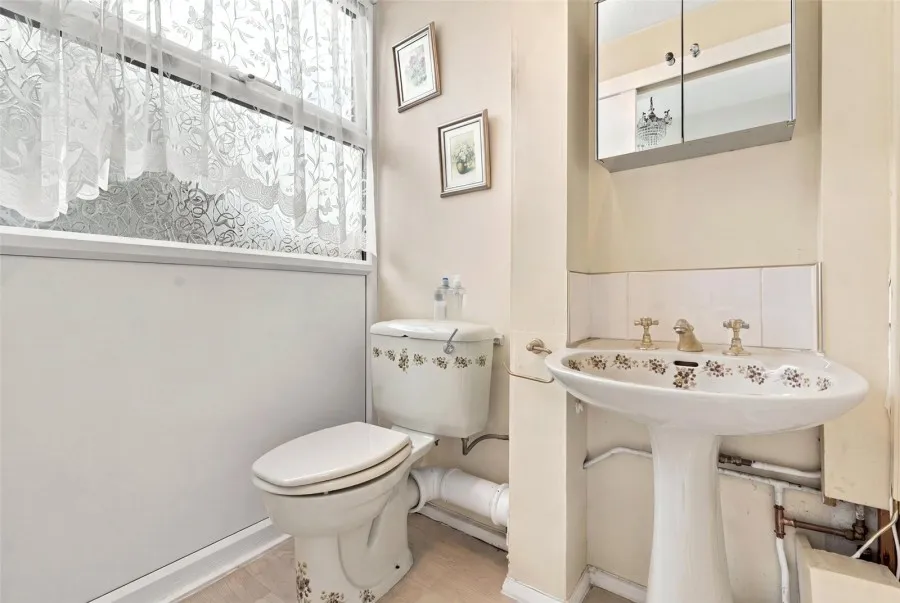 with 3 bedrooms in Harlow, CM17, photo 12