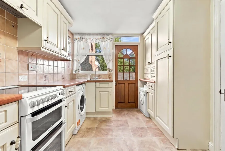 with 3 bedrooms in Harlow, CM17, photo 13