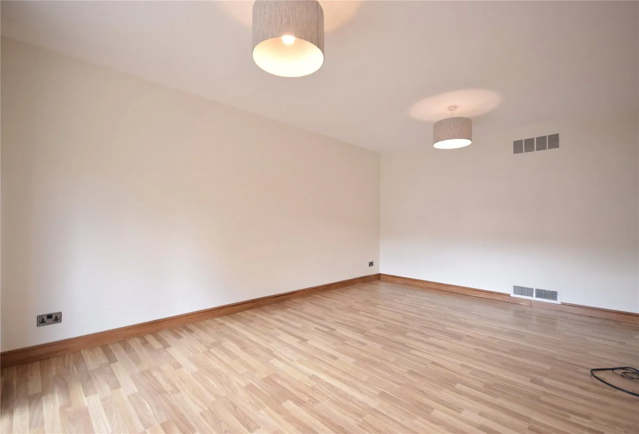 Slaid Hill Court, Leeds, LS17, photo 4