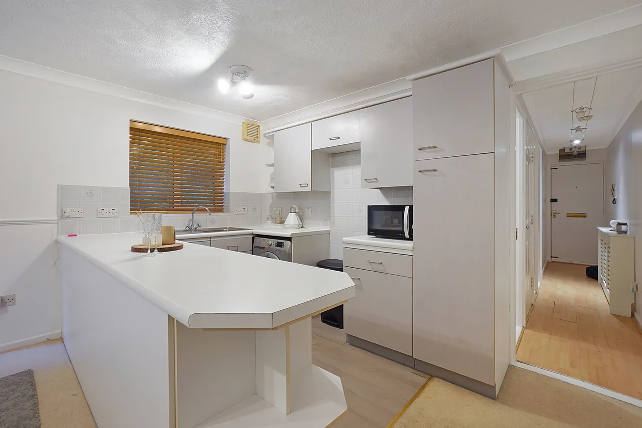 Findlay Close, Gillingham, ME8, photo 6