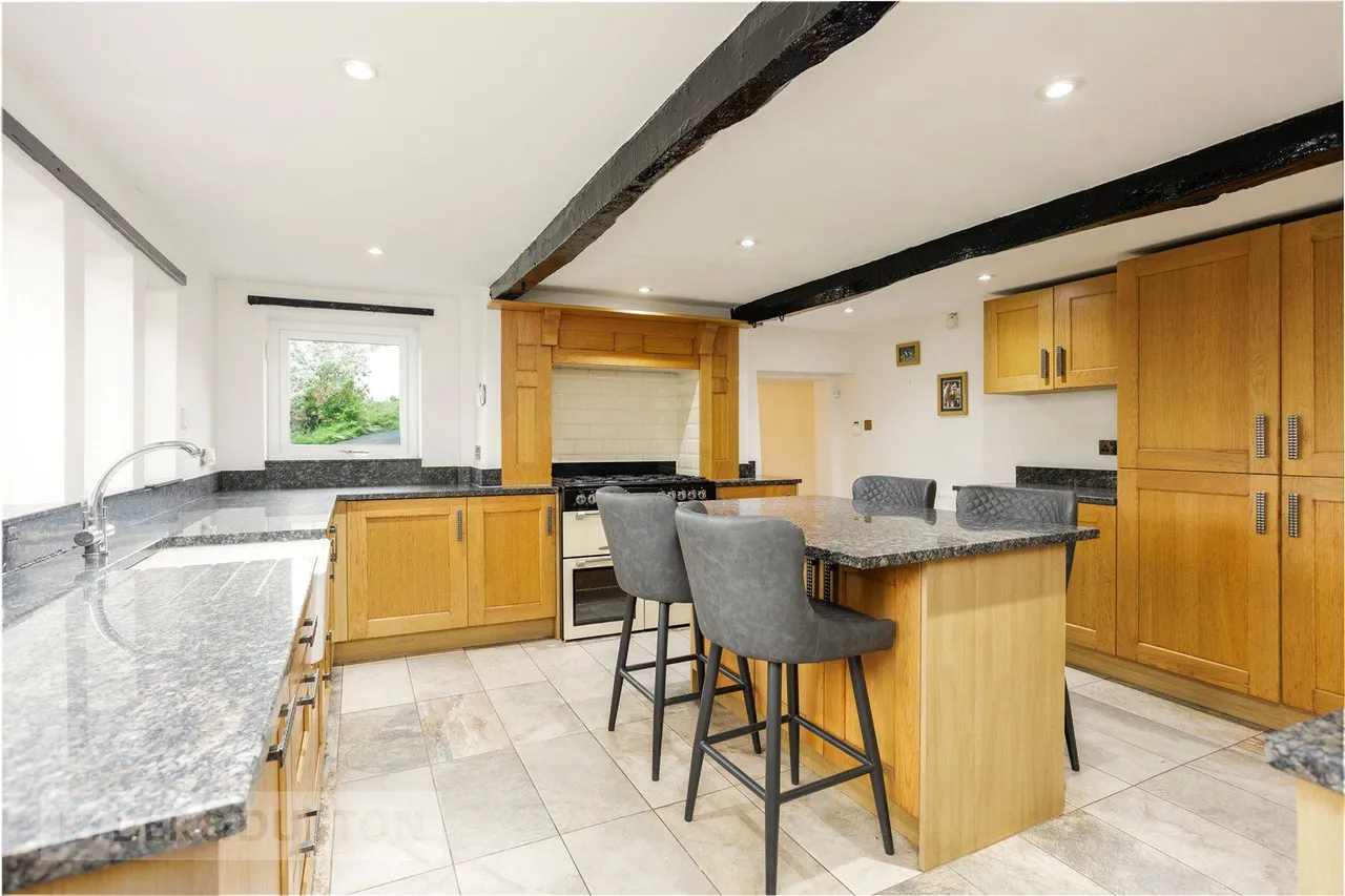 Off Lees Road, Mossley, OL5, photo 3