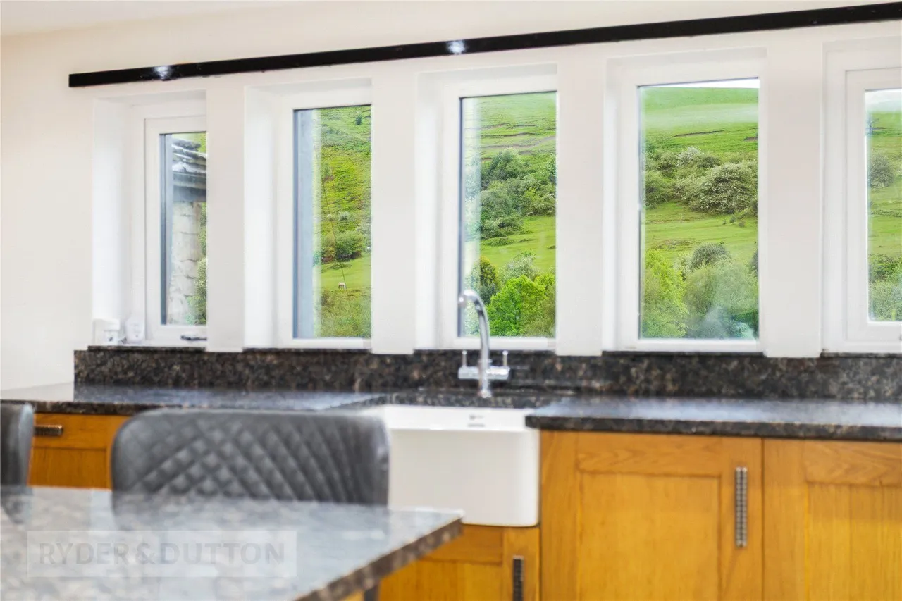 Off Lees Road, Mossley, OL5, photo 4