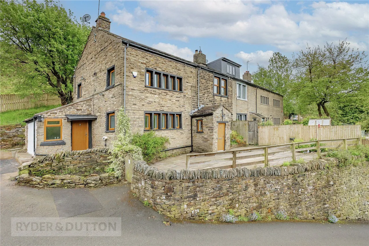 Off Lees Road, Mossley, OL5, photo 2