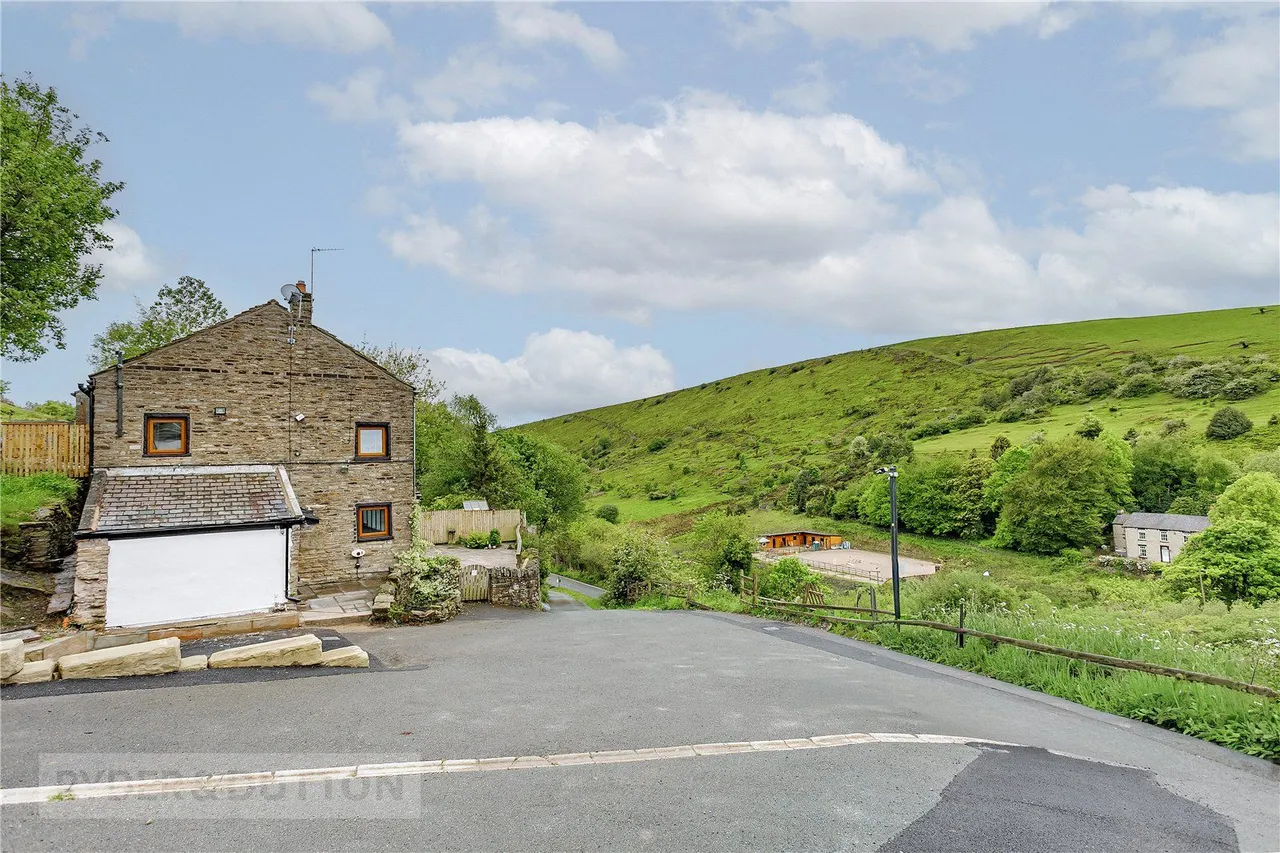 Off Lees Road, Mossley, OL5, photo 24