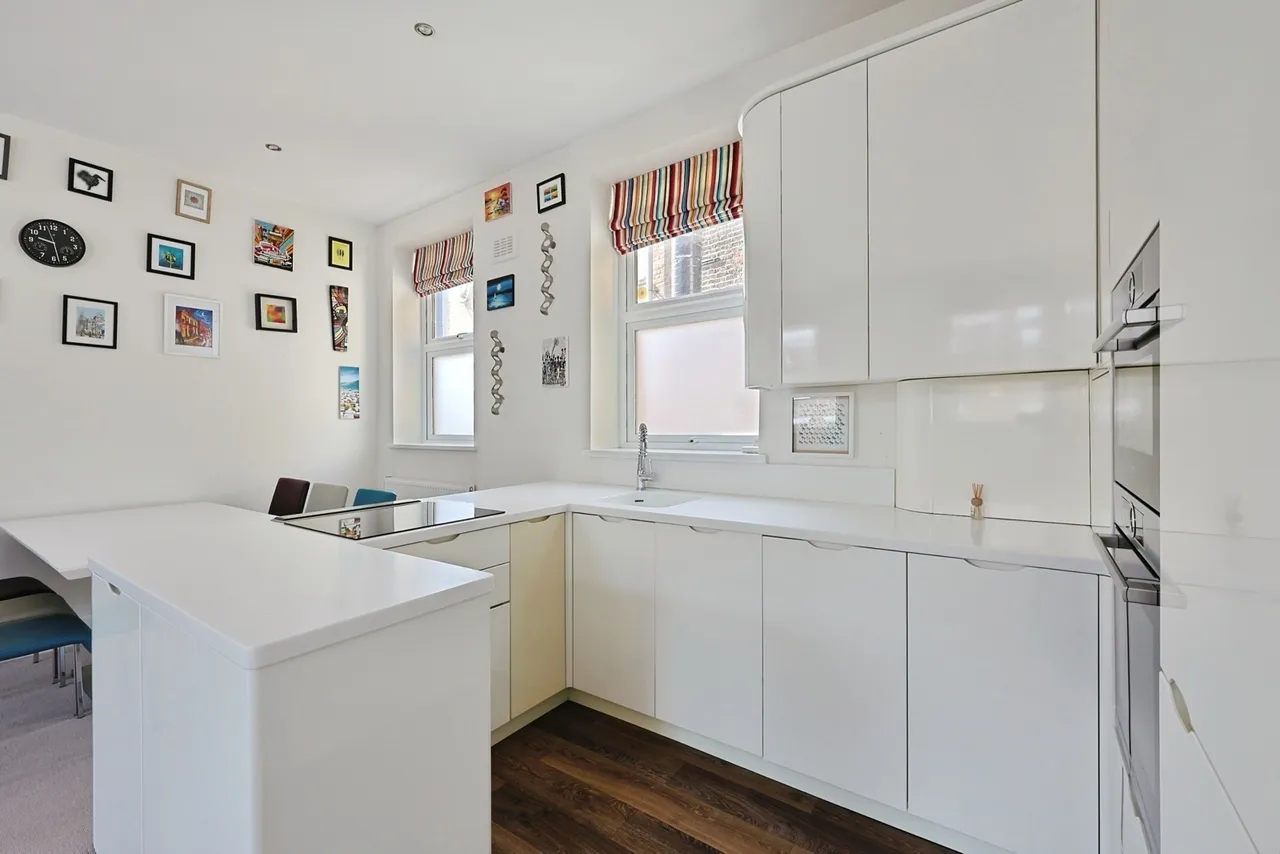 Simpson Street, London, SW11, photo 2