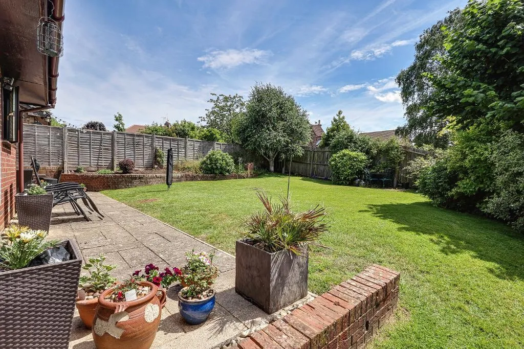 The Meadows, Warlingham, photo 2