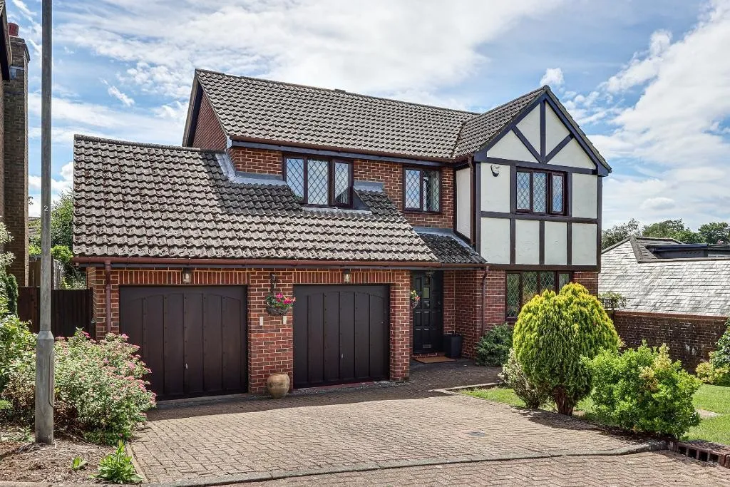 4 bed house for sale, The Meadows, Warlingham