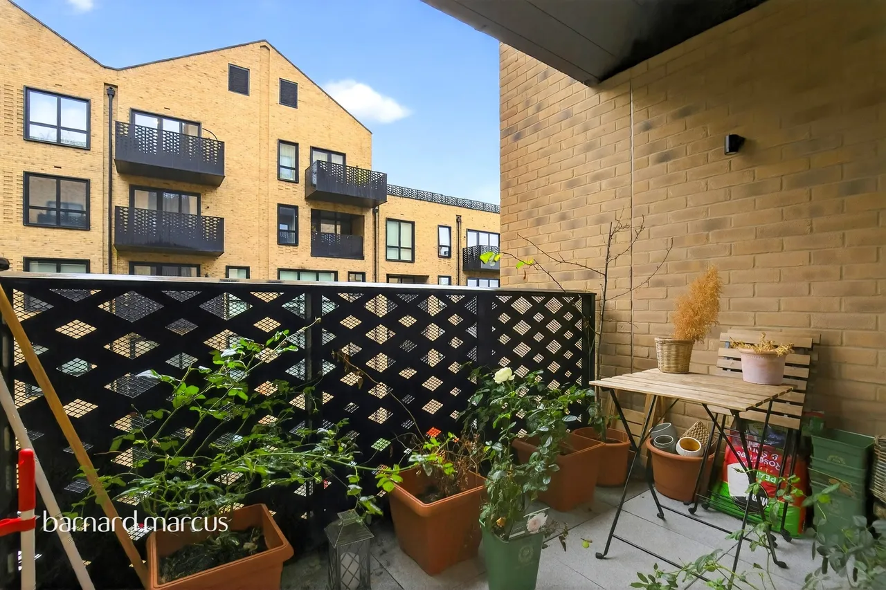 Middle Road, London, W7, photo 5