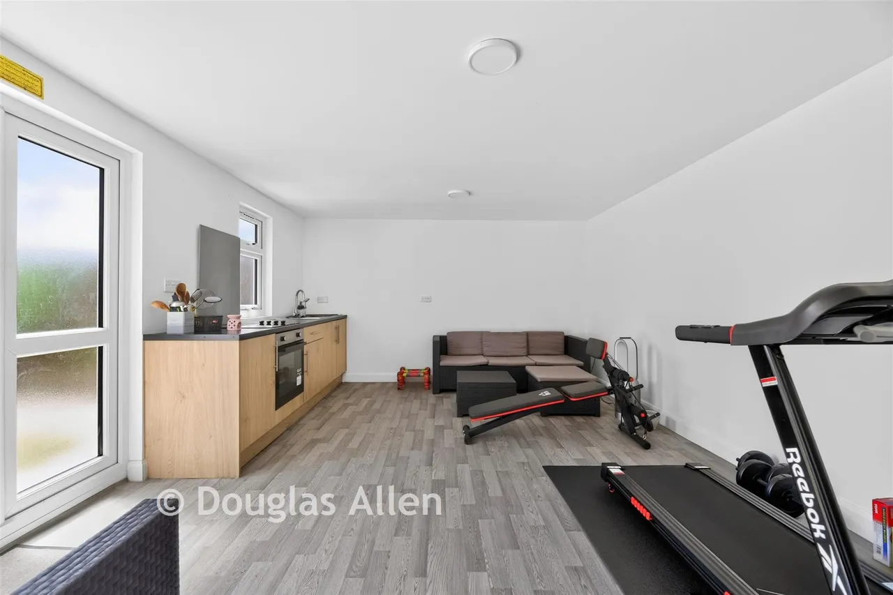 Caterham Avenue, Ilford, IG5, photo 12