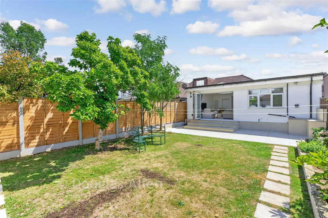Caterham Avenue, Ilford, IG5, photo 9