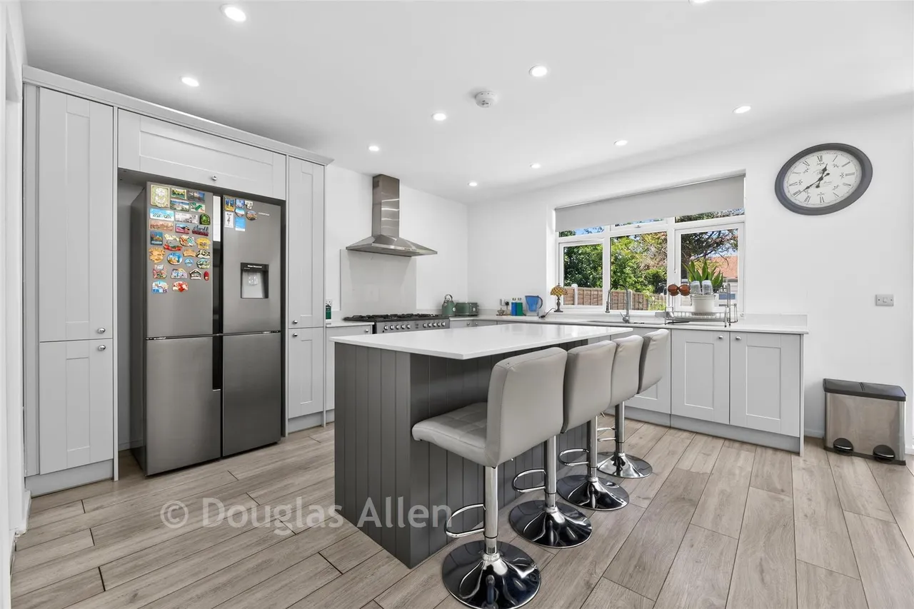 Caterham Avenue, Ilford, IG5, photo 4