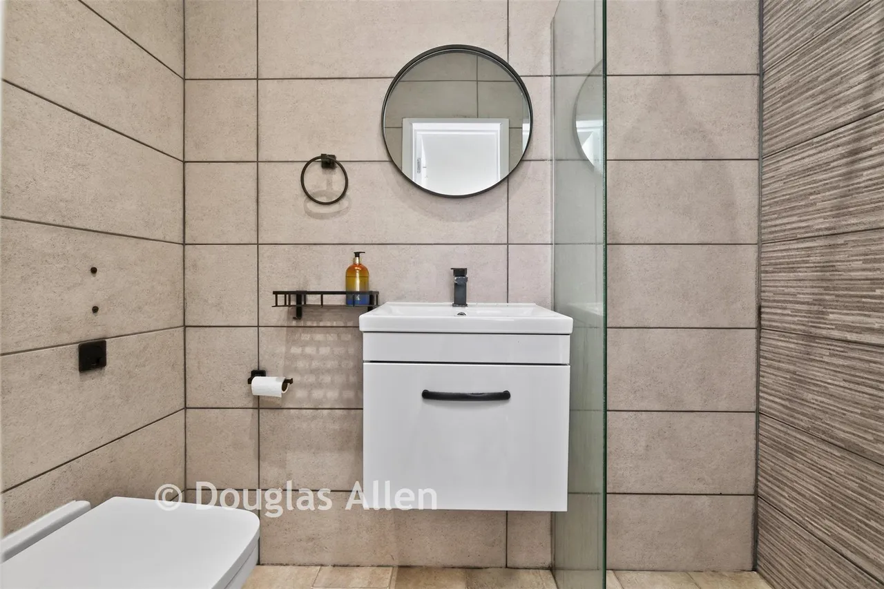 Caterham Avenue, Ilford, IG5, photo 6