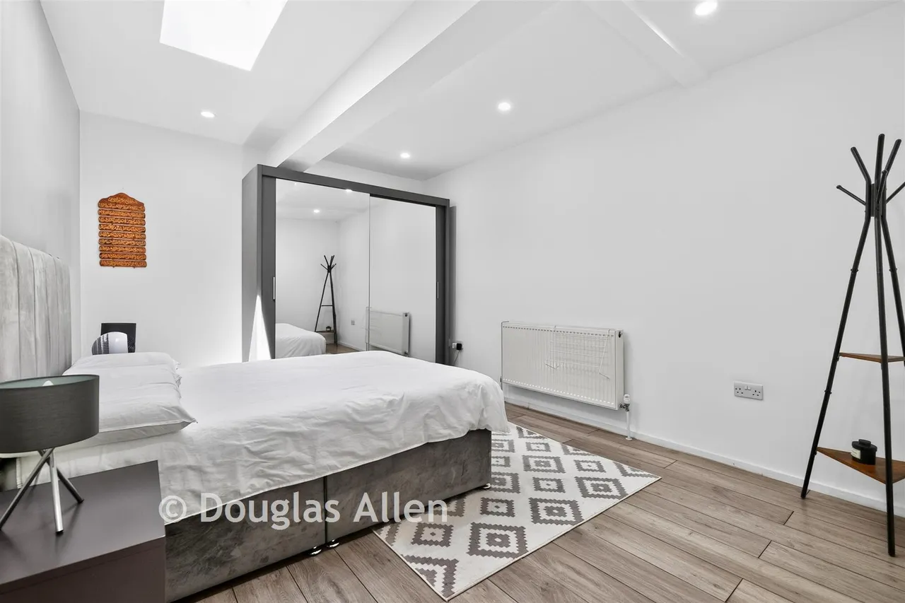 Caterham Avenue, Ilford, IG5, photo 10