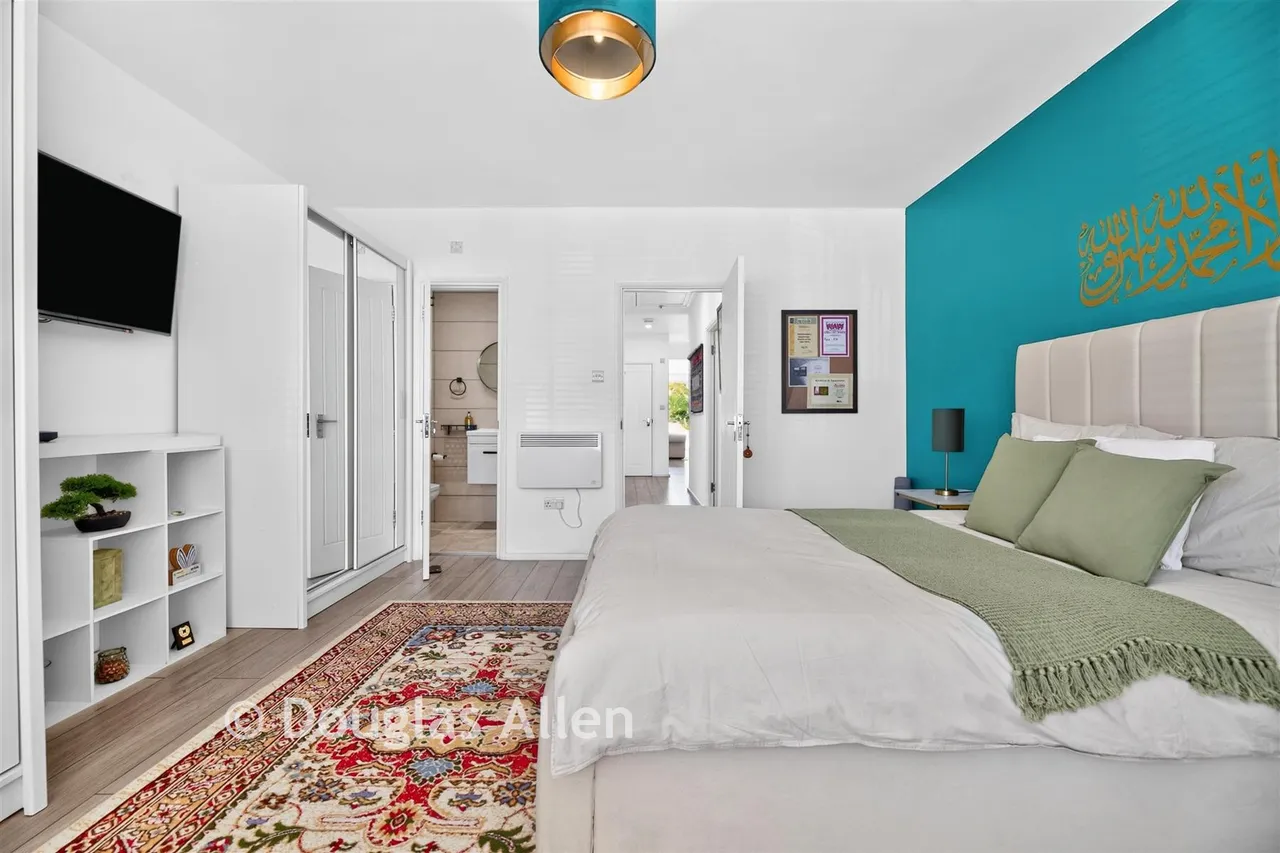 Caterham Avenue, Ilford, IG5, photo 7
