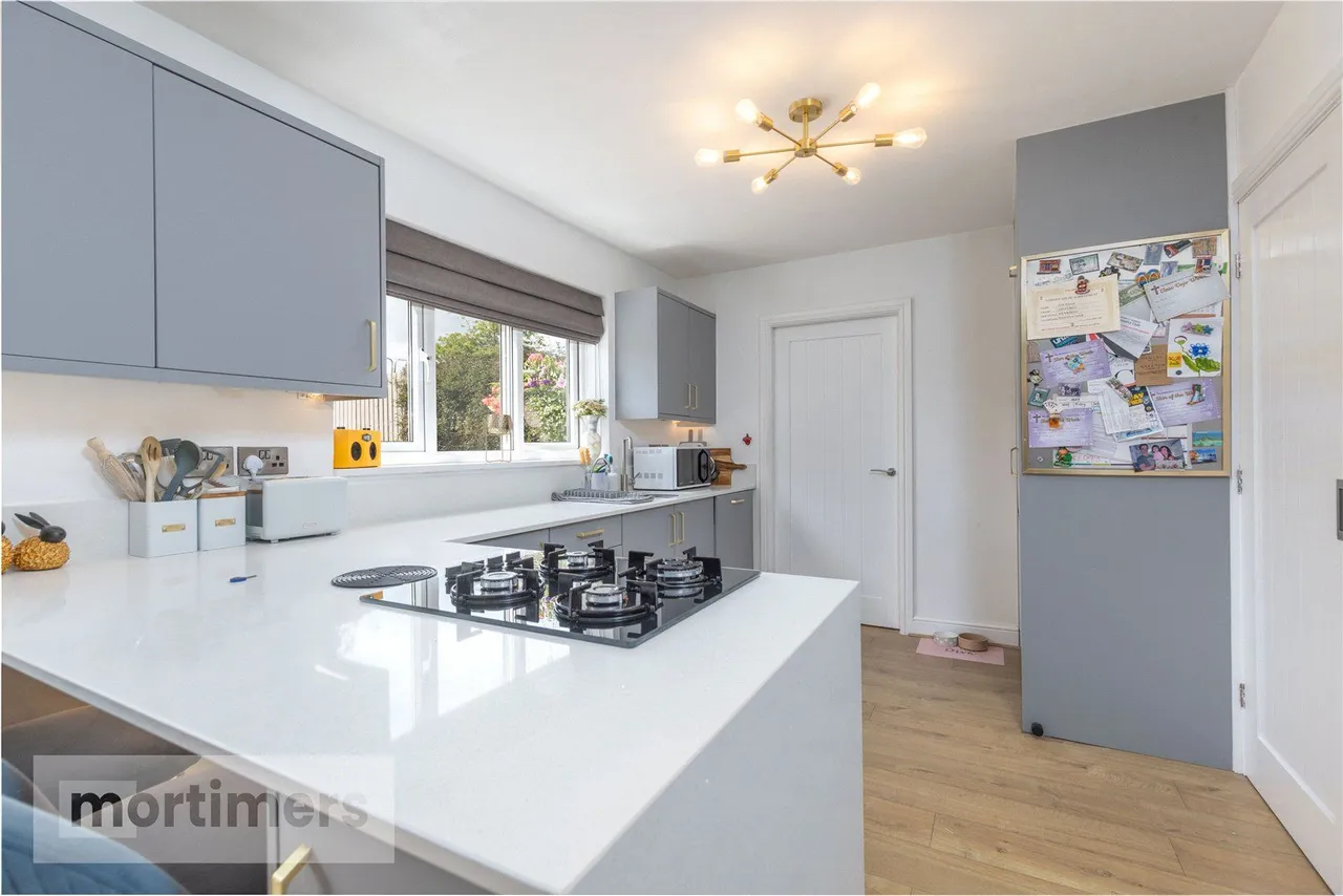 Campbell Close, Blackburn, BB2, photo 8