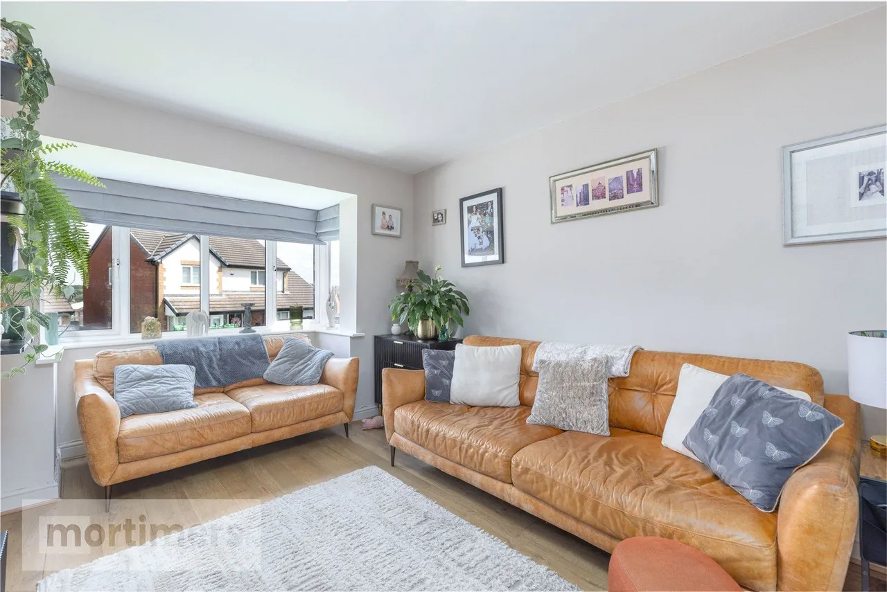 Campbell Close, Blackburn, BB2, photo 4