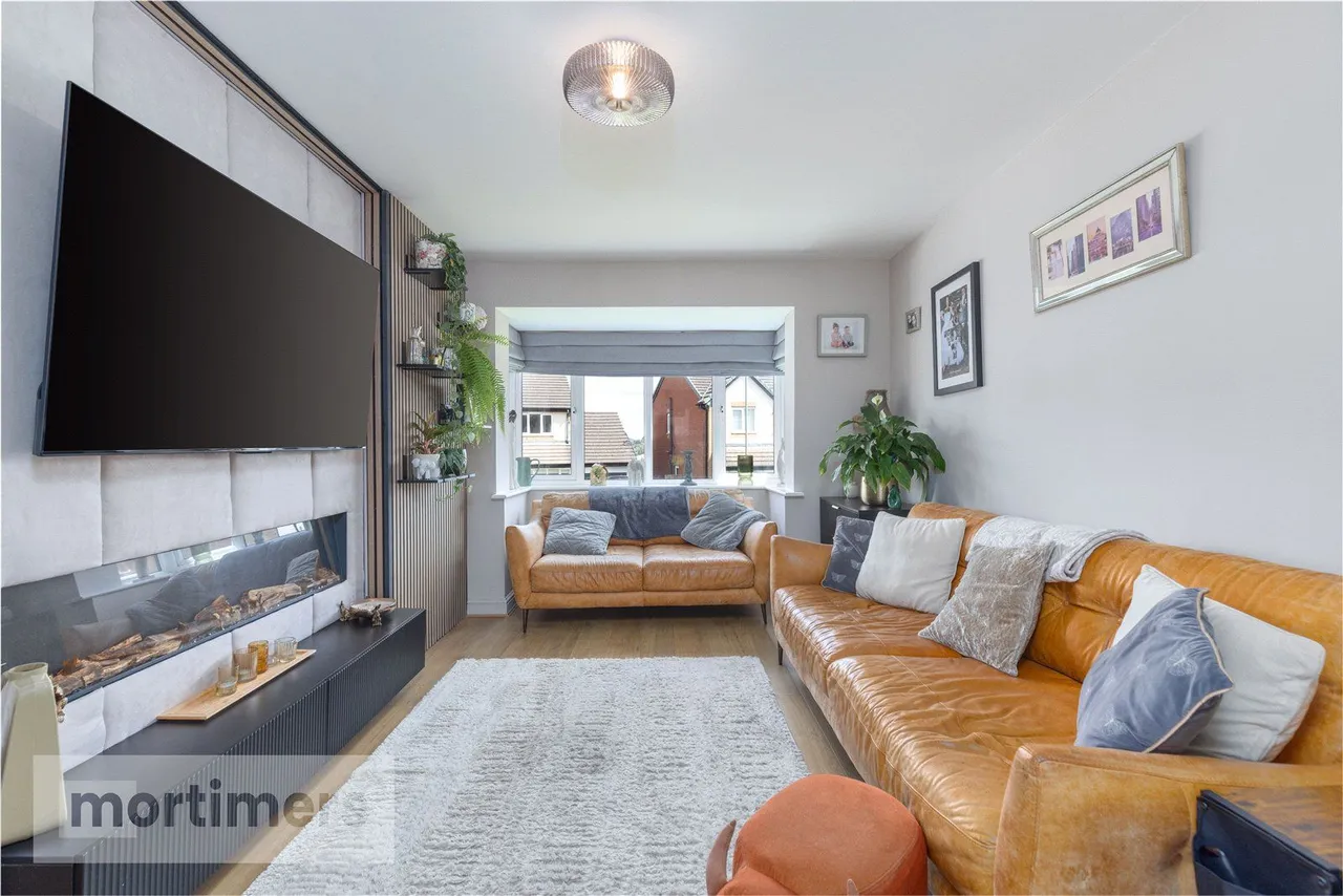 Campbell Close, Blackburn, BB2, photo 5