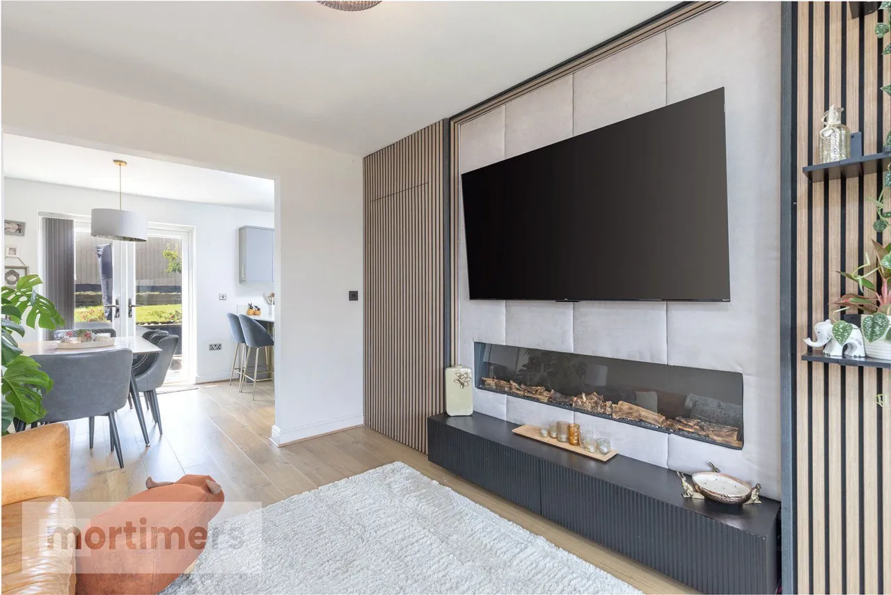 Campbell Close, Blackburn, BB2, photo 6