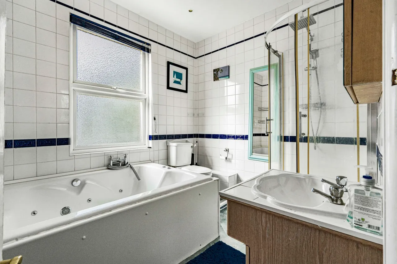 Cobden Road, London, SE25, photo 16
