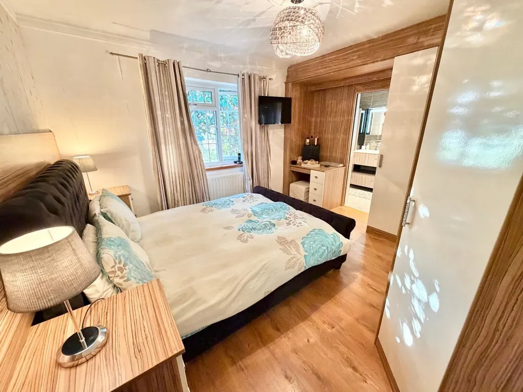 Frimley, Camberley, photo 16