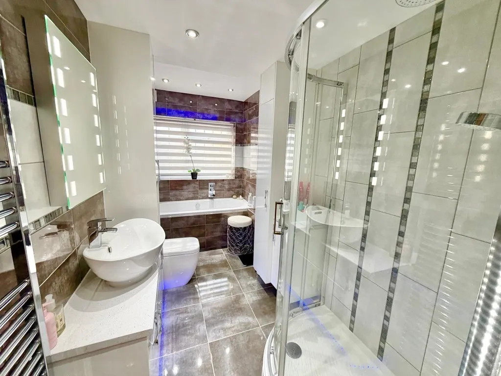 Frimley, Camberley, photo 22
