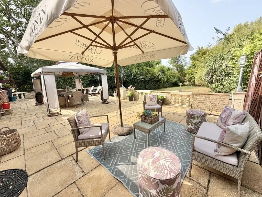 Frimley, Camberley, photo 24