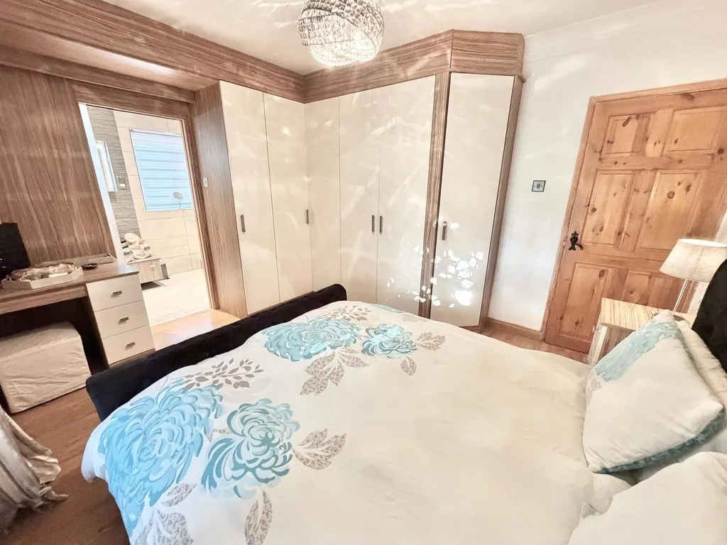 Frimley, Camberley, photo 18