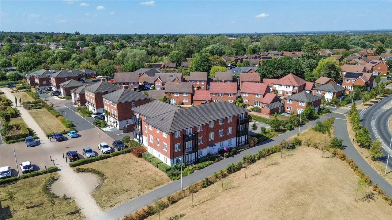 Nicholson Drive, Wokingham, RG41, photo 12