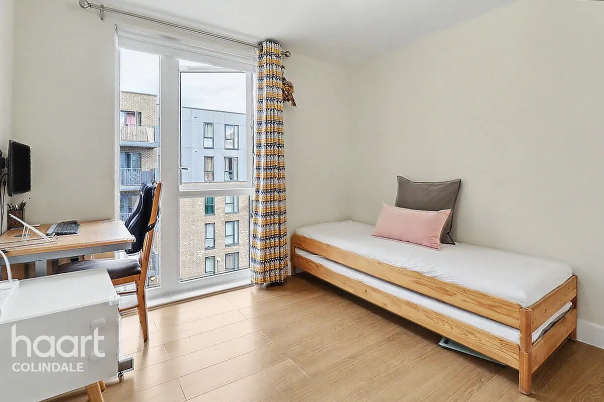 Charcot Road, NW9, photo 12