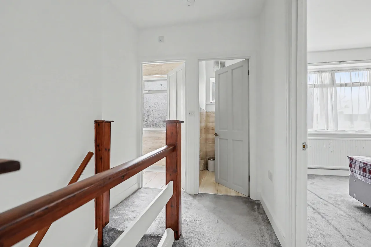 Lombard Avenue, Enfield, EN3, photo 11
