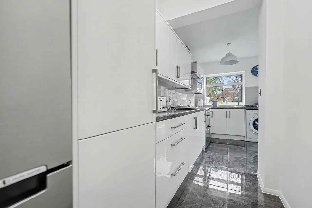 Lombard Avenue, Enfield, EN3, photo 8