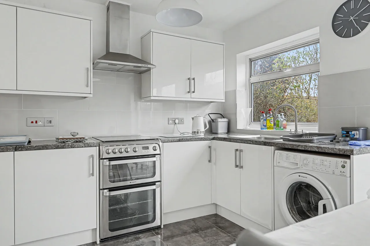 Lombard Avenue, Enfield, EN3, photo 3